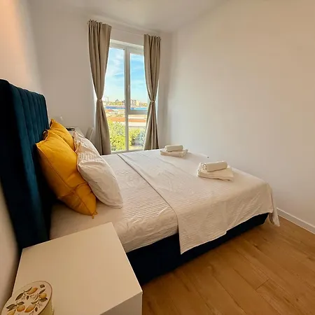 One Vivalia Iulius Town Апартаменты *