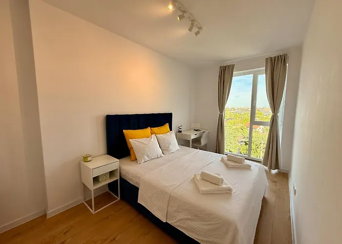 One Vivalia Iulius Town * Timişoara